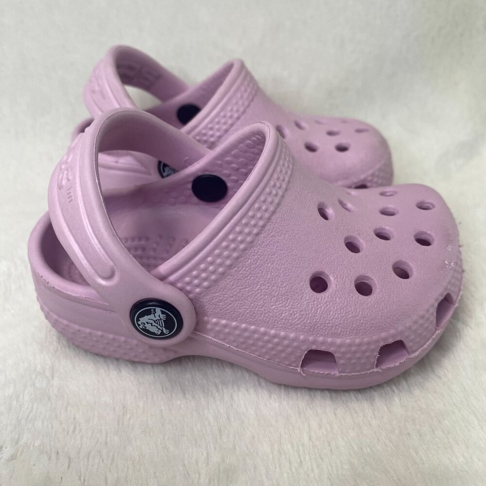 Crocs Clogs Toddler Lilac Adjustable Back Strap & Ventilation Holes Sz C2/3